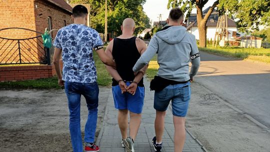 Był poszukiwany od niemal dwóch lat. Pił poranną kawę, kiedy wpadli policjanci