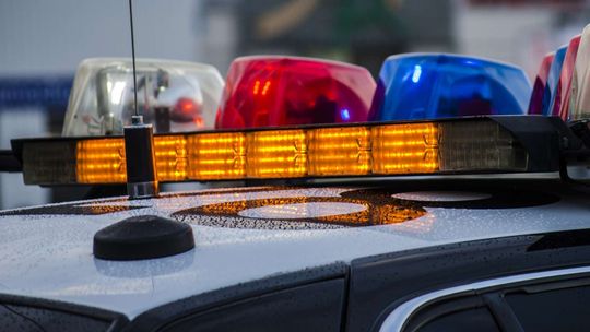 Był tak pijany, że zasnął za kierownicą motoroweru i wpadł do rowu. Miał 3 promile