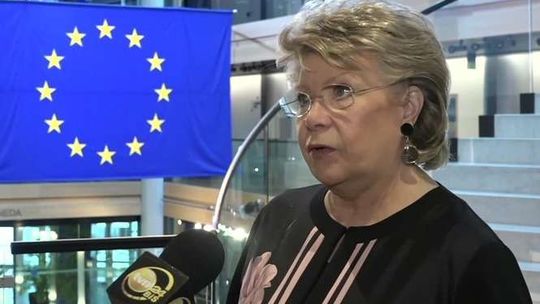 Była komisarz UE: W życiu nie pomyślałabym, że KE zastosuje ten mechanizm wobec Polski
