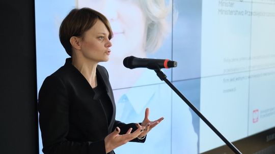 Była wicepremier tłumaczy się z wyjazdu synów na narty