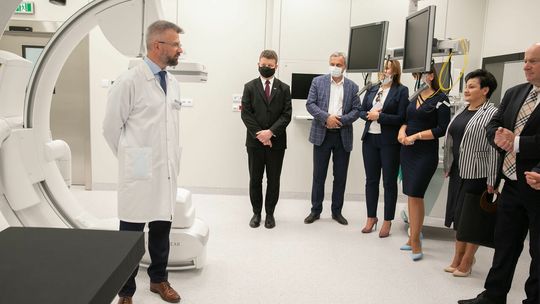 Było uroczyste otwarcie z udziałem polityków. "Trzy sale operacyjne i sprzęt za kilkanaście milionów stoją nieużywane"