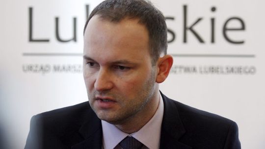 Były szef biura PSL pracuje u marszałka. \"Konkurs nie był potrzebny\"