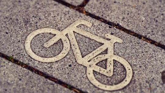 Były wicewójt i naczelnik policji potrącił rowerzystę