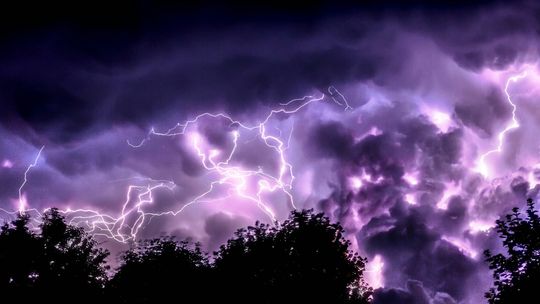 Cała Lubelszczyzna na żółto. IMGW wydaje alerty pogodowe i hydrologiczne