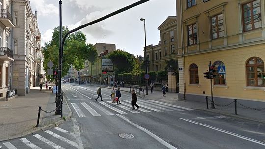 Całe Krakowskie Przedmieście w weekendy bez samochodów i autobusów?