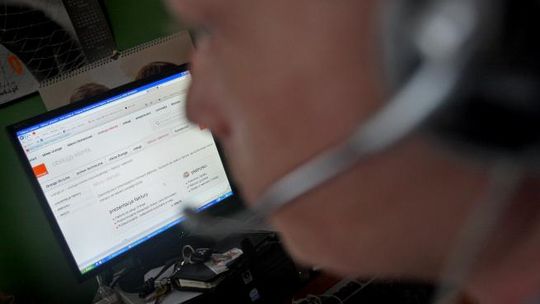 Call center Orange: Do łazienki za zgodą szefa. \"To może uderzać w godność człowieka\"