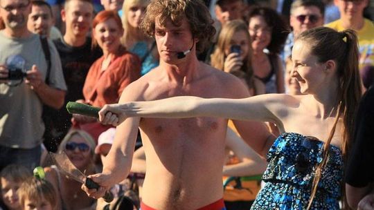 Carnaval Sztuk-Mistrzów (dzień 1). Prawdziwa puszka z Pandorą