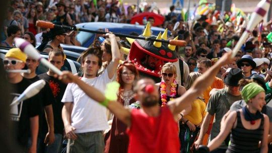Carnaval Sztuk-Mistrzów (dzień 8). Być budowlańcem – bezcenne