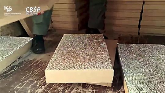 CBŚP i KAS uderzyły w biznes narkotykowy. Przejęły też ponad milion nielegalnych papierosów