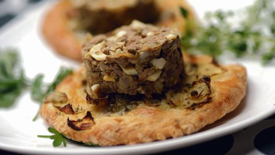 Cebularz, kulinarny symbol Lubelskiego. Najlepsze przepisy na cebularza