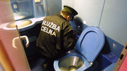 Cel: Żadnych papierosów z przemytu na bazarach. Akcja celników i policji