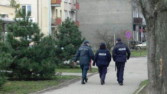 Celnicy i policjanci na targowiskach i bazarach