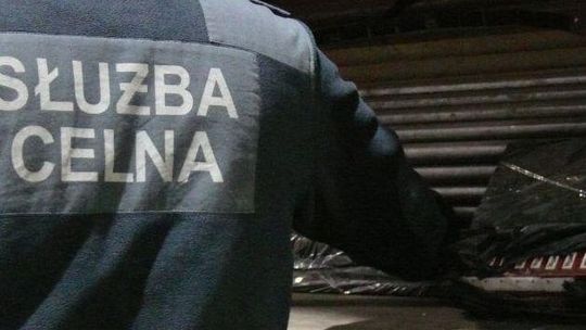 Celnicy przechwycili kolejne papierosy bez akcyzy. Za 137 tys. zł