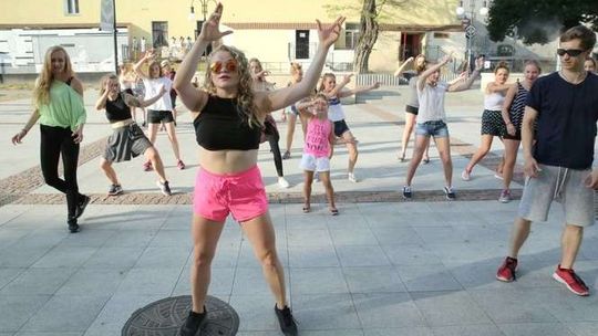 Centralny Plac Zabaw: Dancehall, Street Dance, karate z mistrzem