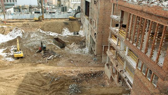 Centrum Spotkania Kultur: Na razie piach. Żelbet za miesiąc