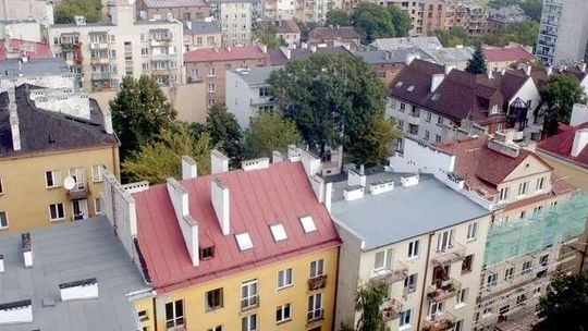 Ceny w dół, a za mieszkanie płacimy więcej