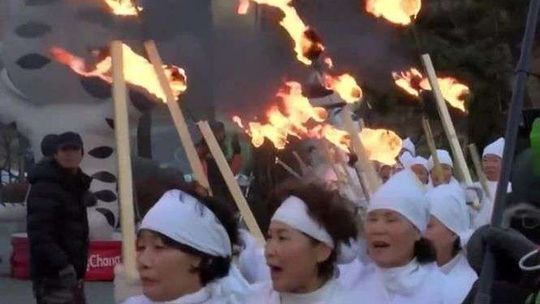Ceremonia przekazania symbolu igrzysk do Pjongczangu (wideo)