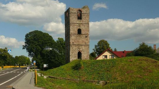 Charakterystyczny zabytek - wieża w Stołpiu - zostanie zabezpieczony i zadaszony
