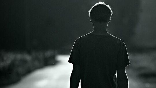 Charlie z Holandii to oszust. Omotał i okradł 35-latkę