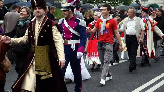 Chcą pobić rekord Guinnessa w liczbie par tańczących poloneza