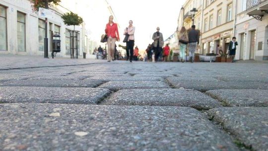 Chcą rozebrać deptak i położyć go od nowa