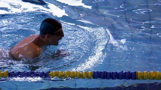 Chcą skrócić basen o 3 cm. Żeby było mniej ratowników