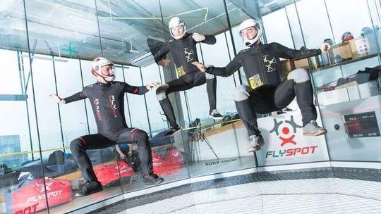 Chcesz latać? Spełnij swoje marzenia w tunelu aerodynamicznym!