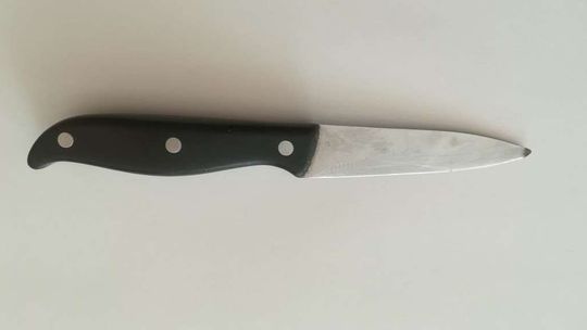 Chciał pieniędzy na alkohol, wyciągnął nóż i ranił 33-latka