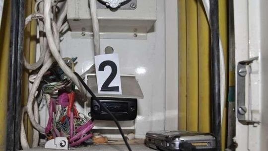 Chciał podładować komórkę, włamał się do skrzynki w bloku