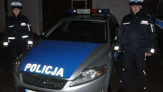 Chciał powiesić się na pasku. Uratowali go policjanci 