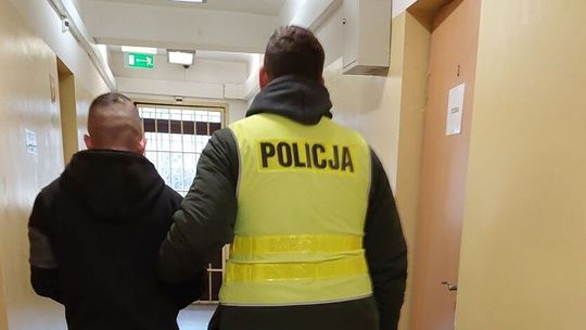 Chciał przejechać policjantów, może dostać 10 lat