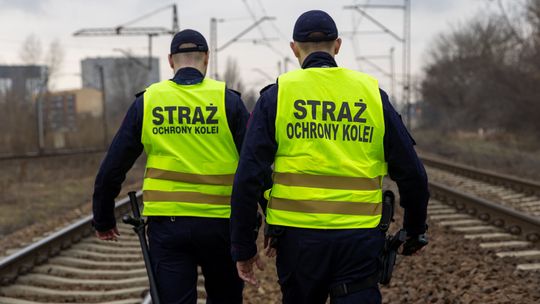 Chciał się zabić. Położył się na torach. Pomoc przyszła na czas