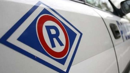 Chciał skoczyć z 8 piętra. Uratowali go policjanci