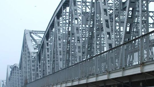 Chciał skoczyć z mostu do Wisły