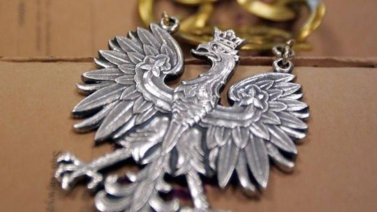 Chciał zabić siekierą kolegę od kieliszka, bo ten schował mu psa