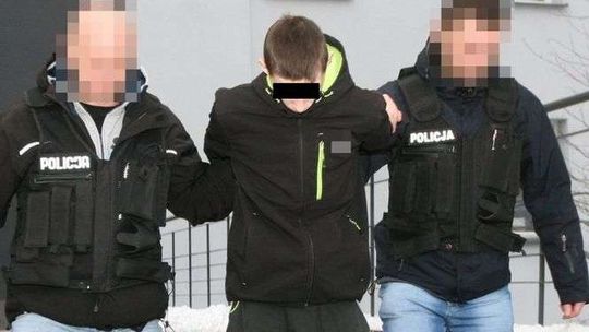 Chciała dać oszustom 30 tys. zł. Pracownik banku nabrał podejrzeń