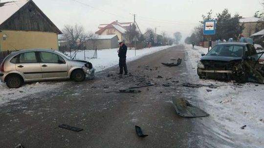 Chciała uniknąć zderzenia z kotem, trzy osoby w szpitalu
