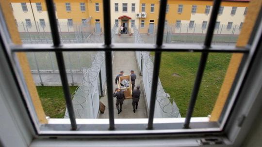 Chciała wykupić córkę z więzienia. Źle się to skończyło