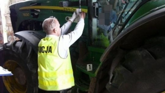 Chcieli wyrwać bankomat ze ściany. Grupa przestępcza rozbita