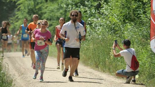 Chęć na Pięć przy upalnej pogodzie. Biegacze opanowali Stary Gaj [zdjęcia]