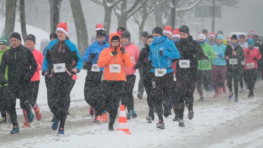 Chęć na pięć w Lublinie. Biegacze nie przestraszyli się śniegu [zdjęcia]