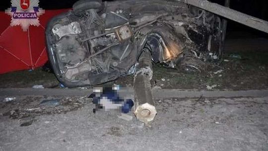 Chełm: Audi rozbite na latarni. Nie żyje 27-latek