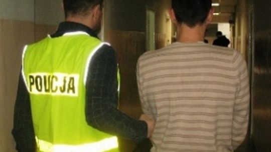 Chełm: Brutalny złodziej uderzył ekspedientkę i wykręcił jej rękę