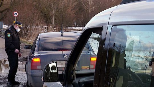 Chełm: Drogowcy łatali, kierowcy przeszkadzali. Interweniowała Straż Miejska