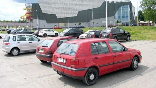 Chełm kusi inwestorów atrakcyjnymi działkami. Do przebudowy parking przy aquaparku
