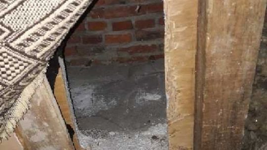 Chełm: Mężczyzna spodziewał się wizyty policjantów. Znalazł wyjątkową kryjówkę