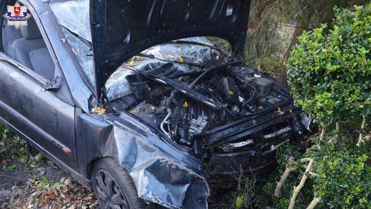 Chełm: Na "podwójnym gazie" wjechała prosto... do ogrodu