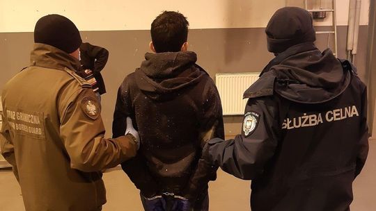 Chełm. Próbował dostać się do Polski ukryty między belami materiału