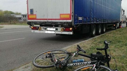 Chełm: Rowerzysta wjechał w ciężarówkę