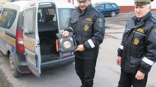 Chełm: Strażnik miejski z przewodami